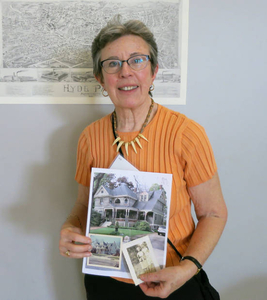 Janet Smith at the Hyde Park Mass. Memories Road Show