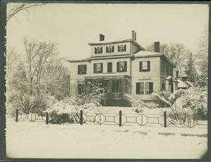 Exterior view of the Horseford Place, Cambridge, Mass., 1902