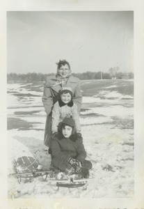 Bernice Kahn with her children Paul and Sharon