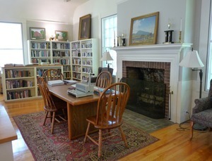 Warwick Free Public Library: reading area and fireplace