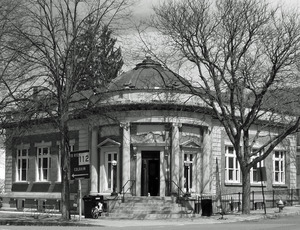 Tilton Library: front exterior