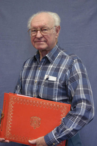 Russell Carter at the Reading Mass. Memories Road Show