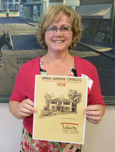 Elizabeth Teceno at the Hingham Mass. Memories Road Show