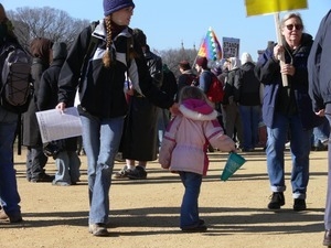Protesters (and child) on the National Mall, marching against the War in Iraq
