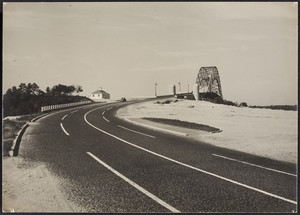 Bourne Bridge seen from the road