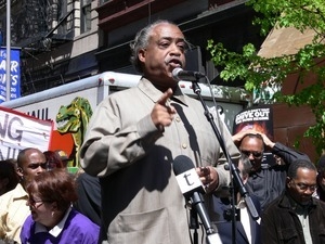 Al Sharpton addressing the crowd during the march opposing the War in Iraq