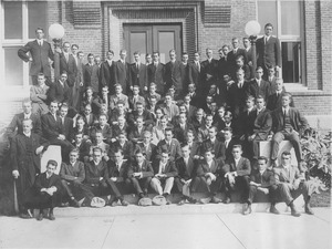 Class of 1913 portrait outside Clark Hall