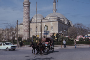 Wagon and car cross paths in Edirne