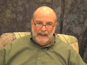 Harry Katz at the Duxbury Mass. Memories Road Show: Video Interview