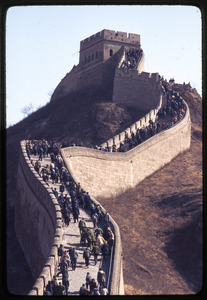 Great Wall, toward top, crowd