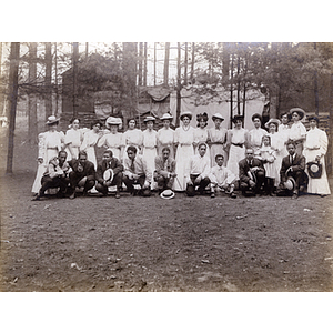 Men and women, group photograph