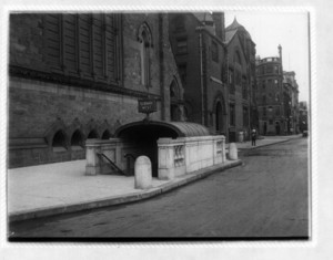 Subway entrance, Dartmouth Street, Old South Church, Boston, Mass., June 30, 1915
