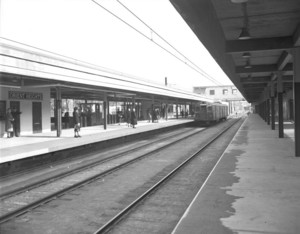Rapid transit platform, Orient Heights Station