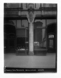 Berkeley Building, Boylston Street, cracks in column, Boston, Mass., January 6, 1913