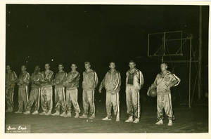 Team photo of the New York Celtics during the Harlem Globetrotters 1952 World Tour