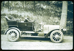 Steamer car on Adams Ave, Saugus