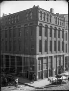 A. Wentworth Building removed to widen Summer Street, 170 Summer Street, corner of Federal and Purchase Streets, Boston, Mass.