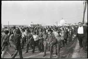 Antiwar demonstration at Fort Dix, N.J.: Protesters marching