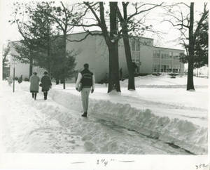 Students walking to class at Schoo-Bemis in winter