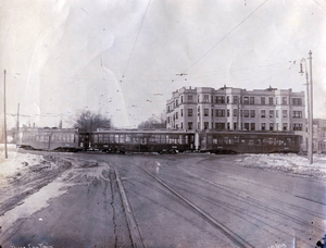 Center-entrance train on Comm Ave