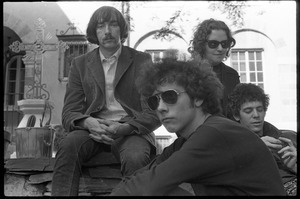 The Velvet Underground: (l.-r.) Sterling Morrison, Maureen Tucker, Lou Reed, and Doug Yule posing in a circle garden