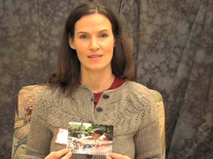 Fleur Pang at the Duxbury Mass. Memories Road Show: Video Interview