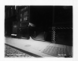 Sidewalk 194 Washington St., sec.7, Boston, Mass., May 20, 1905