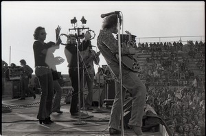 Hollywood Speedway Rock Festival: Elvin Bishop performing with group