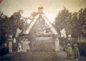 Laurel Hill Cemetery entrance