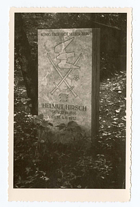 Photograph of Helmut Hirsch's gravestone in Stuttgart, undated