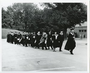 Honorary degree recipients and dignitaries in procession