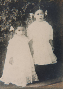 Toddlers Leonora and Vivian Kydd