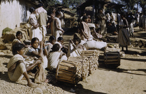 Women and children at the wood market in Ranchi