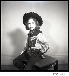 Carly Simon: full length portrait in cowboy costume